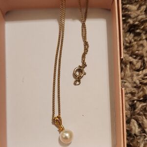 Elegant Gold Pearl Pendant Necklace